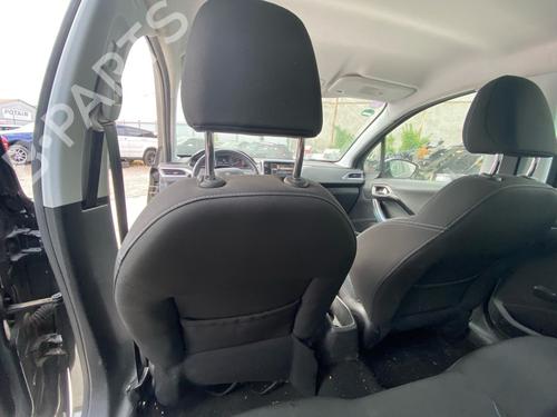 Juego Asientos Juego Asientos PEUGEOT 208 I (CA_, CC_) 1.2 VTI 82 (82 hp) 36511648 36511648