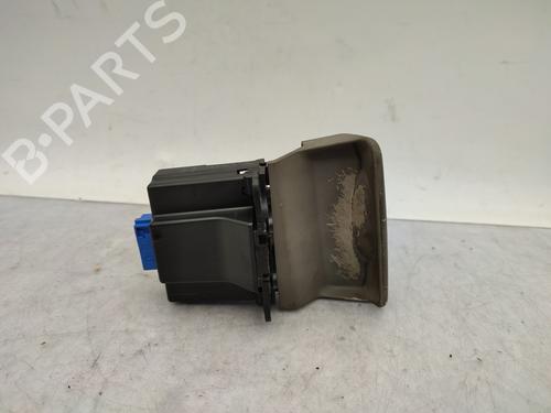 Used Switch Switch RENAULT SCÉNIC II (JM0/1_) 1.9 dCi (JM0G, JM12, JM1G, JM2C) (120 hp) 26508257 26508257