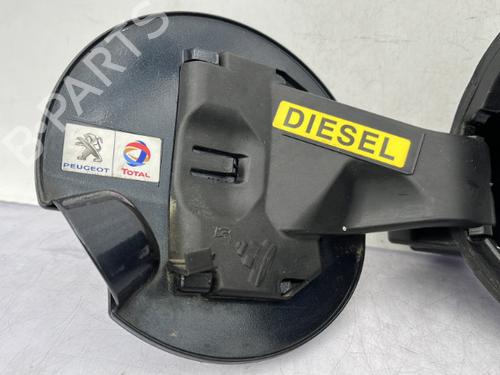 Fuel flap PEUGEOT 5008 (0U_, 0E_) 2.0 HDi 150 / BlueHDi 150 | BP23758461C131