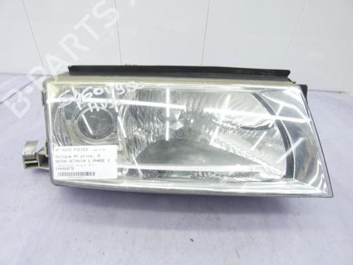 Used Right headlight SKODA OCTAVIA I (1U2) 1.9 TDI (110 hp) 23684841