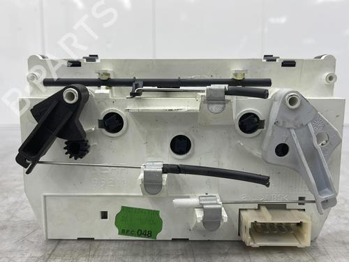 AC Styreenhet / Manøvreringsenhet PEUGEOT 206 Hatchback (2A/C) 1.4 i (75 hp) 23703411