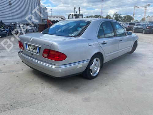 Dashboard MERCEDES-BENZ E-CLASS (W210) E 240 (210.061) | BP36440136C46 - Image 117