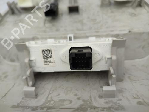 Used Interior roof light RENAULT MEGANE IV Hatchback (B9A/M/N_) 1.3 TCe 140 (B9NB) (140 hp) 23729604