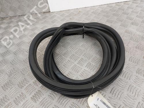Used Rubber door seal CITROËN C3 II (SC_) 1.4 HDi 70 (SC8HZC, SC8HR0, SC8HP4) (68 hp) 23746384