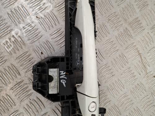Used Front left exterior door handle MERCEDES-BENZ C-CLASS (W204) C 220 CDI (204.002) (170 hp) 25834442