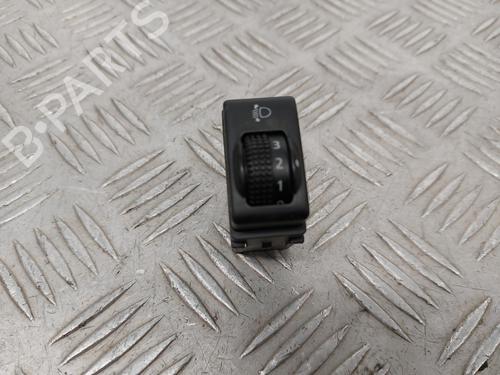 Used Headlight switch NISSAN JUKE (F15) 1.6 (117 hp) 28689403