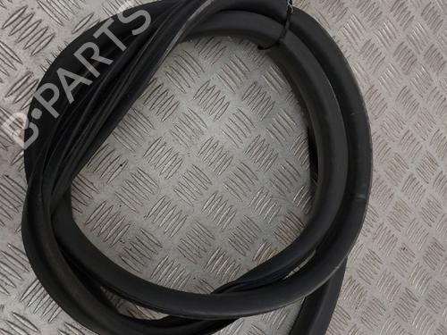 Used Rubber door seal RENAULT CLIO IV (BH_) 1.5 dCi 75 (75 hp) 23746520