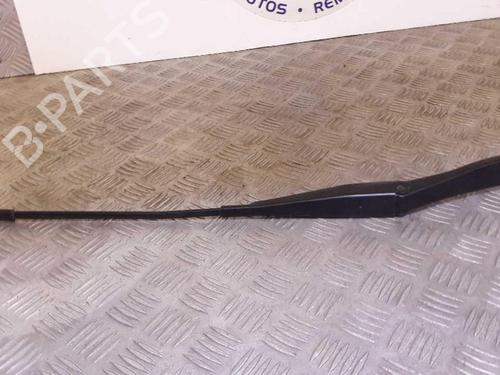 Used Front windshield wiper arm OPEL ASTRA H (A04) 1.7 CDTI (L48) (100 hp) 23734688