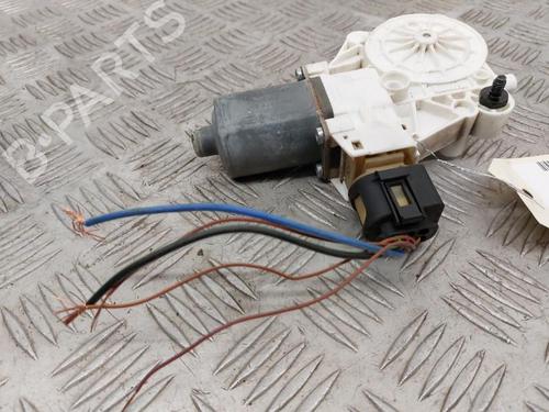 Used Left front window motor BMW 3 (E90) 318 d (143 hp) 23735915