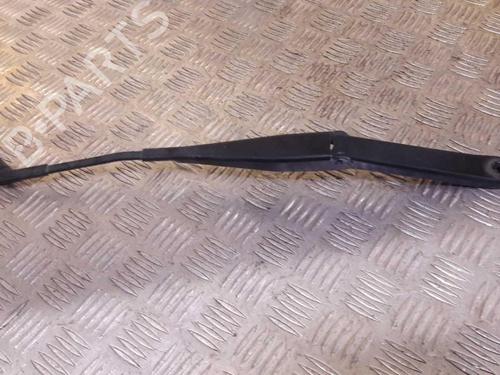 Used Front windshield wiper arm FORD FIESTA VI (CB1, CCN) 1.6 TDCi (90 hp) 23716423