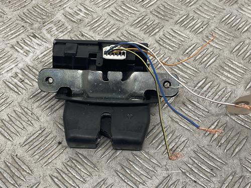 Serratura portellone posteriore FORD FIESTA VI (CB1, CCN) 1.5 TDCi (75 hp) 32405846