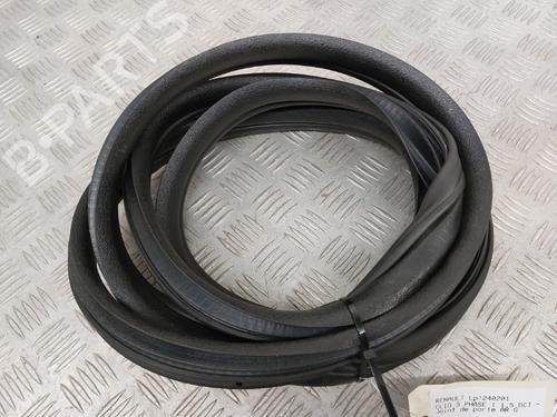 Used Rubber door seal RENAULT CLIO III (BR0/1, CR0/1) 1.5 dCi (BR17, CR17) (86 hp) 23745243