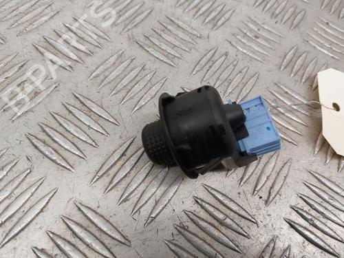 Used Mirror switch Mirror switch PEUGEOT 407 (6D_) 2.0 HDi 135 (6DRHRH, 6DRHRE, 6DRHRG, 6DRHRJ) (136 hp) 23736574 23736574