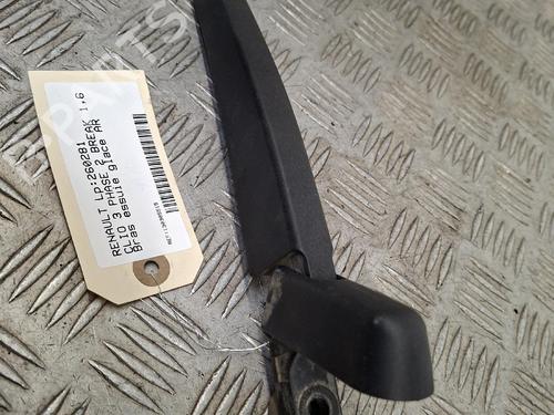 Used Rear windshield wiper arm Rear windshield wiper arm 37744373 37744373