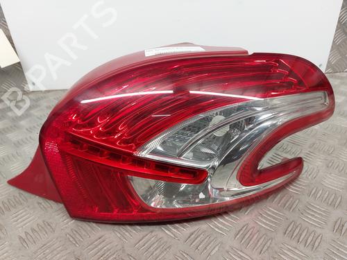 Højre baglygte PEUGEOT 208 I (CA_, CC_) 1.2 VTI 82 (82 hp) 29912982