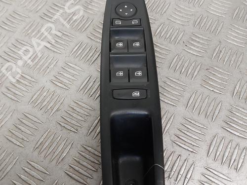 Used Left front window switch RENAULT MEGANE III Grandtour (KZ0/1) 1.5 dCi (KZ09, KZ0D, KZ1G, KZ29, KZ14, KZ1W, KZ10, KZ1F,... (110 hp) 29334302