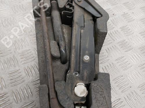 Used Jack Kit Jack Kit CITROËN C1 (PM_, PN_) 1.0 (68 hp) 33611957 33611957