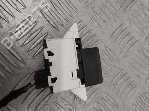 Warning switch FORD FOCUS I (DAW, DBW) 1.8 TDCi | BP23659215I22 - Image 5