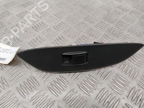 Used Right front window switch TOYOTA YARIS (_P1_) 1.0 (SCP10_, SCP10R) (68 hp) 23747371