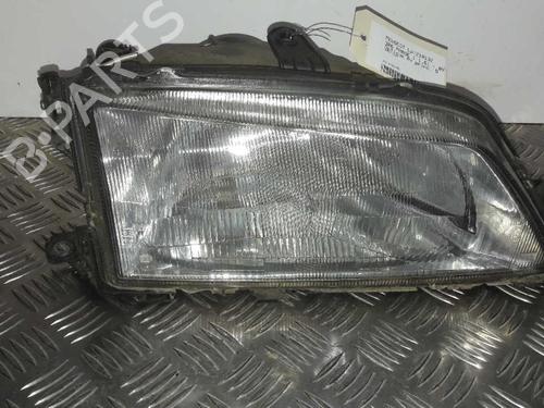 Used Right headlight PEUGEOT 306 Hatchback (7A, 7C, N3, N5) 1.6 (89 hp) 23715185