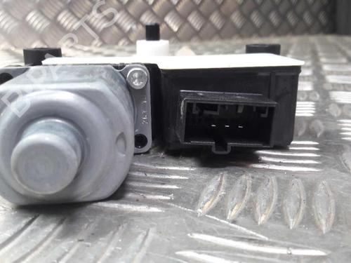 Used Right rear window motor Right rear window motor VW GOLF VIII (CD1, DA1) 1.5 TSI (131 hp) 23717067 23717067