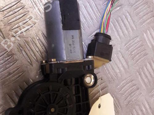 Used Right front window motor Right front window motor VOLVO S60 I (384) D5 (163 hp) 23733714 23733714