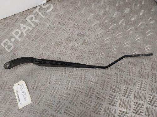 Used Front windshield wiper arm RENAULT CLIO IV (BH_) 1.5 dCi 75 (75 hp) 23737986