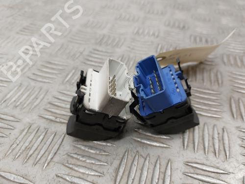 Used Left front window switch Left front window switch RENAULT MODUS / GRAND MODUS (F/JP0_) 1.5 dCi (FP0D, JP0D) (82 hp) 30609335 30609335