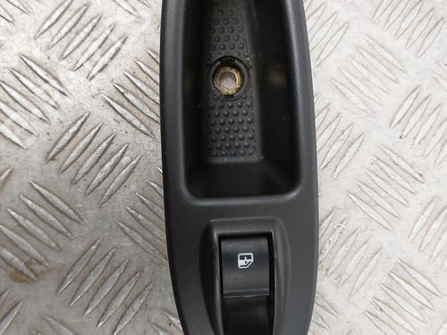 Used Right rear window switch FIAT 500L (351_, 352_) 1.3 D Multijet (199LXY1A, 199LXY11) (84 hp) 26210746