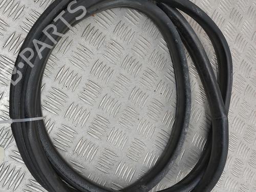 Used Rubber door seal RENAULT MEGANE III Grandtour (KZ0/1) 1.5 dCi (KZ09, KZ0D, KZ1G, KZ29, KZ14, KZ1W, KZ10, KZ1F,... (110 hp) 29336373