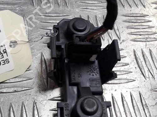lamp-holder-seat-leon-1m1-1999-2000-2001-2002-2003-2004-2005-2006-23716536 main image