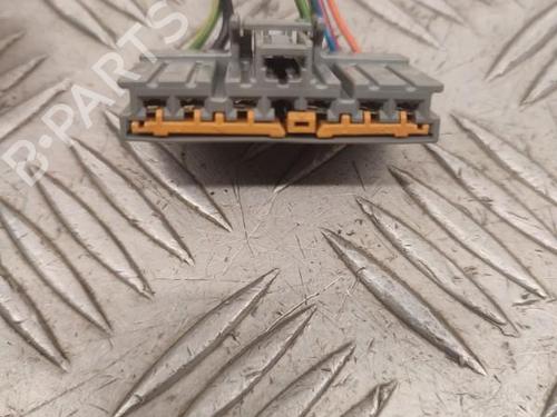 lamp-holder-ford-mondeo-iii-b5y-2000-2001-2002-2003-2004-2005-2006-2007-23744512 main image