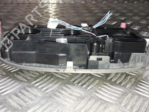 climate-control-toyota-yaris-_p9_-2005-2006-2007-2008-2009-2010-2011-2012-2013-2014-23655877 main image