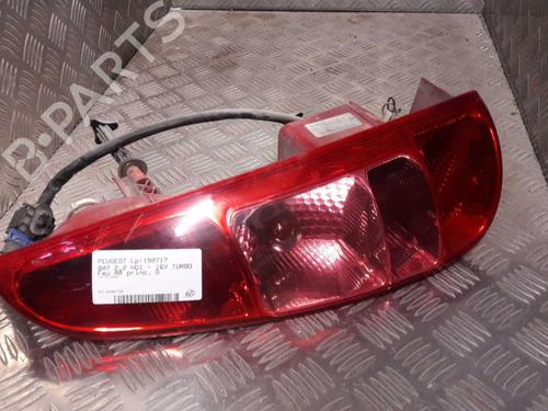 Feu arrière droit PEUGEOT 807 (EB_) 2.2 HDi (128 hp) 23657581