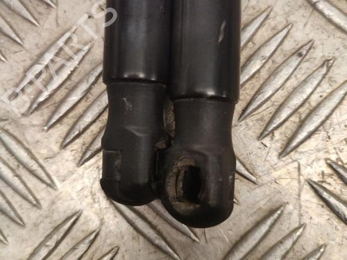 tailgate-lift-support-renault-megane-iii-hatchback-bz01_-b3_-2008-23735559 main image