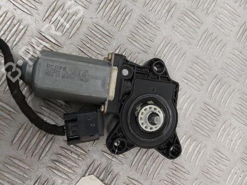 Rudehejsemotor forskærm højre MERCEDES-BENZ C-CLASS (W203) C 220 CDI (203.006) (136 hp) 23744028