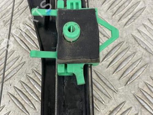 Used Front right window mechanism Front right window mechanism FIAT LINEA (323_, 110_) 1.3 D Multijet (323AXB11, 323AXB1A) (90 hp) 23744349 23744349
