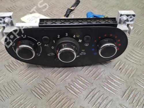 climate-control-dacia-duster-hs_-2010-2011-2012-2013-2014-2015-2016-2017-2018-27366773 main image