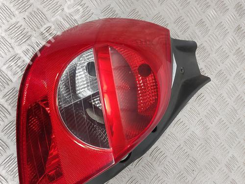 Used Left taillight RENAULT CLIO III (BR0/1, CR0/1) 1.2 16V (BR02, BR0J, BR11, CR02, CR0J, CR11) (75 hp) 26615321