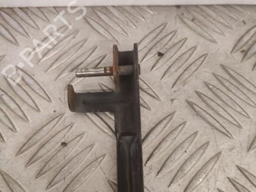 Front windshield wiper arm VW POLO (9N_, 9A_) 1.4 TDI | BP23745847C143 