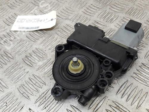 Used Left front window motor HYUNDAI i30 Estate (FD) 1.6 CRDi (116 hp) 23736181