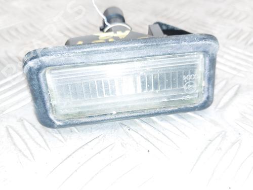 Używane Lampa oświetlenia tablicy rejestracyjnej PEUGEOT BIPPER (AA_) 1.4 HDi (68 hp) 30262611