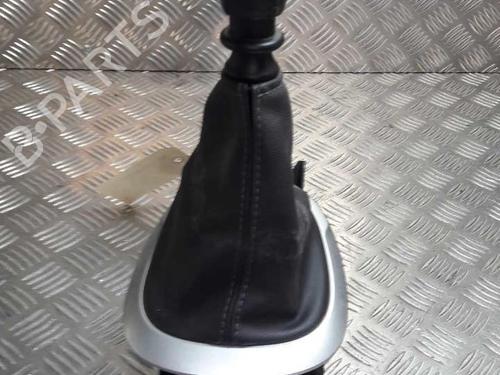 Used Gear lever NISSAN JUKE (F15) 1.2 DIG-T (115 hp) 24851837