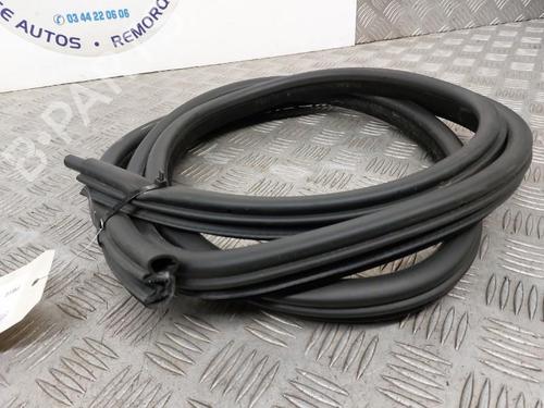 Used Rubber door seal BMW 3 (E90) 318 d (143 hp) 23735889