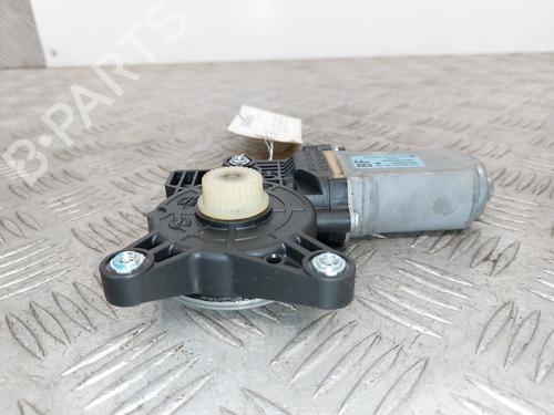 Used Right front window motor OPEL ANTARA A (L07) 2.0 CDTI 4x4 (150 hp) 31369065