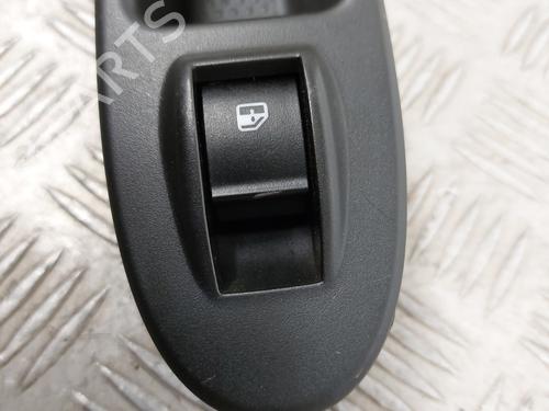 Right rear window switch FIAT 500L (351_, 352_) 1.3 D Multijet (199LXY1A, 199LXY11) | BP26210746I28 