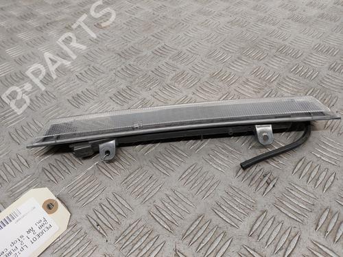 Used Third brake light Third brake light PEUGEOT 208 II (UB_, UP_, UW_, UJ_) 1.2 PureTech 100 (101 hp) 30464424 30464424