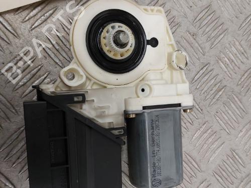 Used Front wiper motor SEAT IBIZA III (6L1) 1.4 TDI (75 hp) 24854241