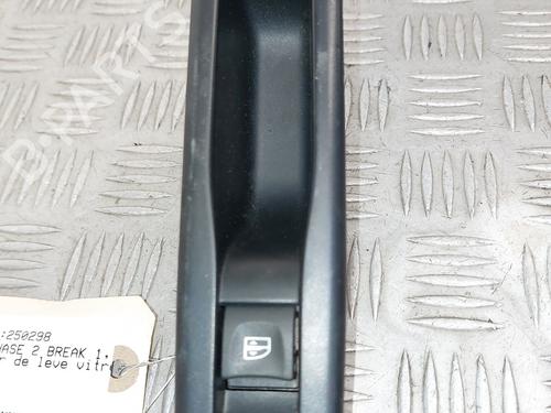 Used Right rear window switch Right rear window switch RENAULT MEGANE III Grandtour (KZ0/1) 1.5 dCi (KZ09, KZ0D, KZ1G, KZ29, KZ14, KZ1W, KZ10, KZ1F,... (110 hp) 29336382 29336382