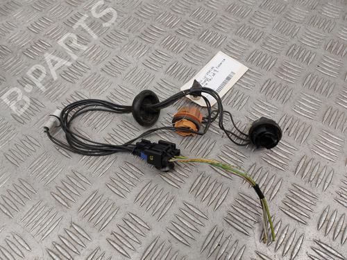 Used Lamp holder CITROËN C4 I (LC_) 1.6 16V (109 hp) 28212151